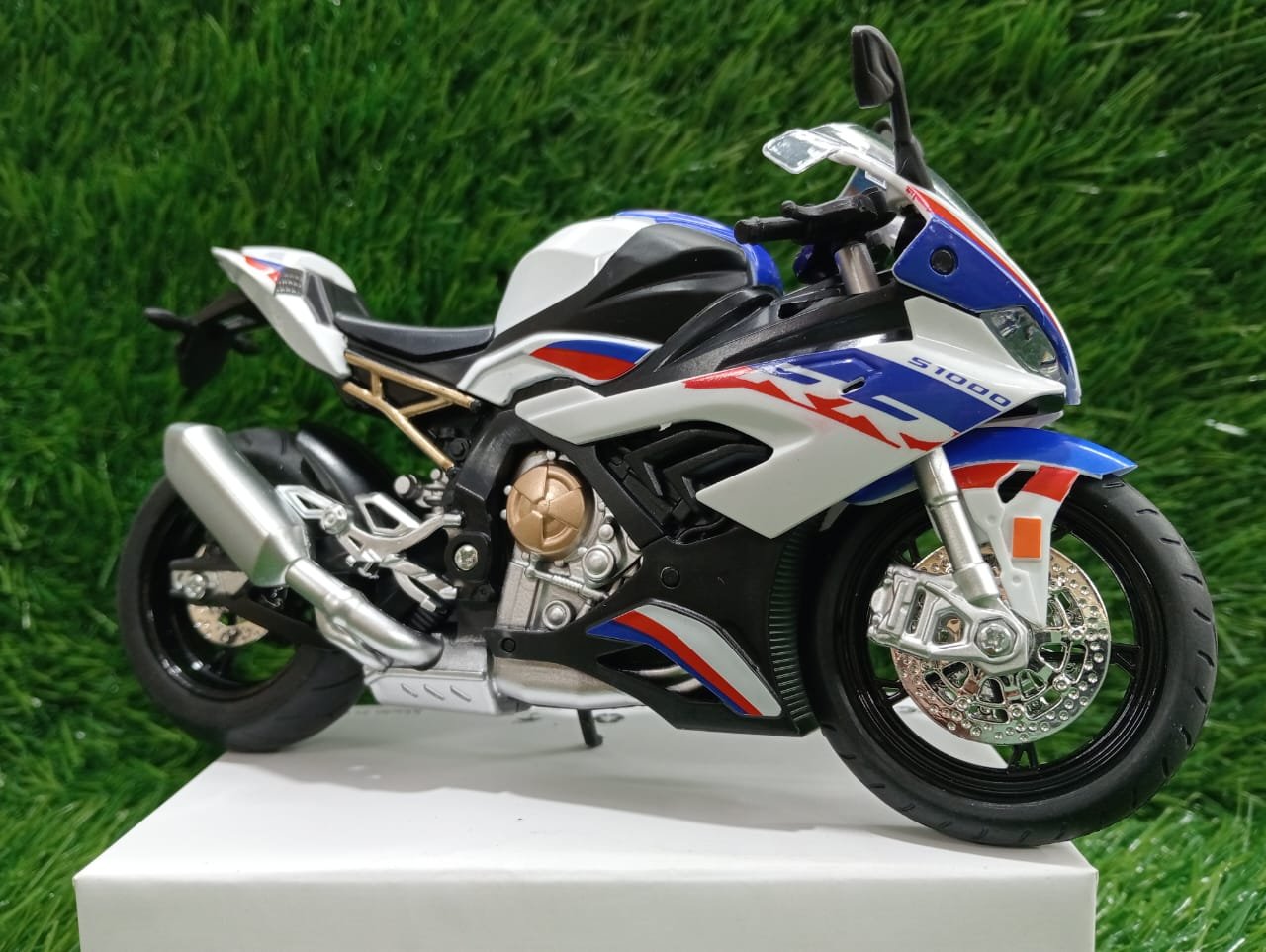 Die-cast Bike