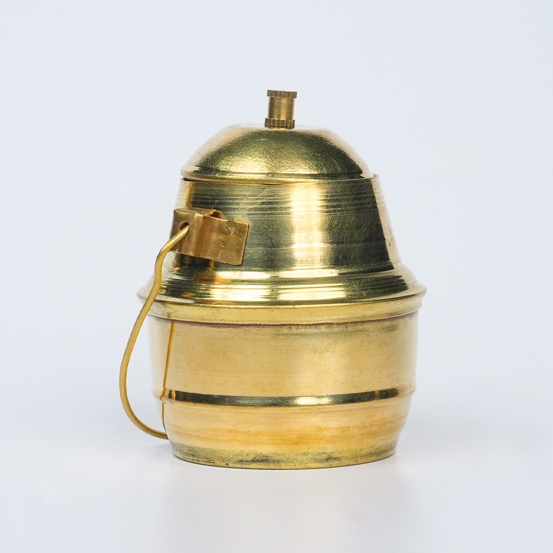 Oil can brass