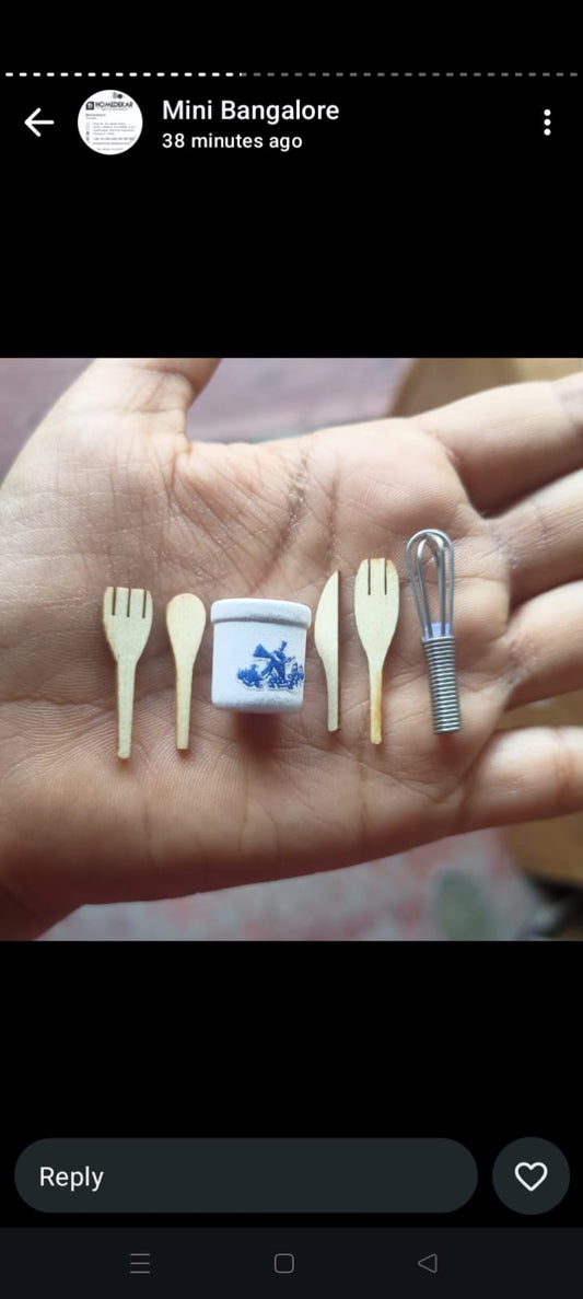 Spatula and whisk set